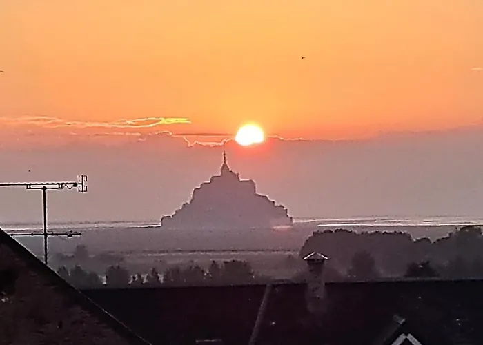 La Chaumiere Avec Piscine Privee, A 5 Minutes Du Mont St-Michel